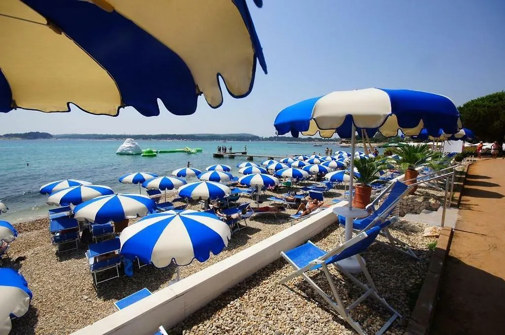 Apartment In Medulin With Sea View, Terrace, Air Conditioning, Wi-Fi 0*,  Croatie